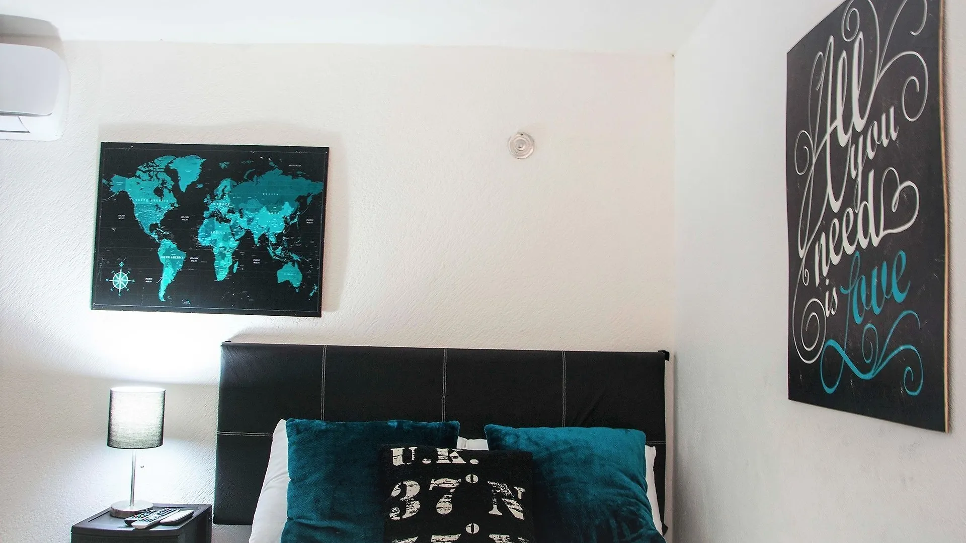 Pitaya Apartment By Andiani contacts
